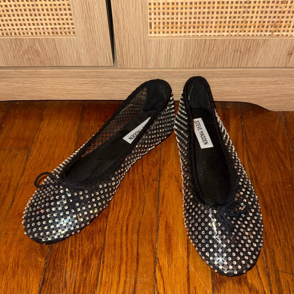 Steve Madden Blossom Black Rhinestone Flat Size 7.5 NWOT